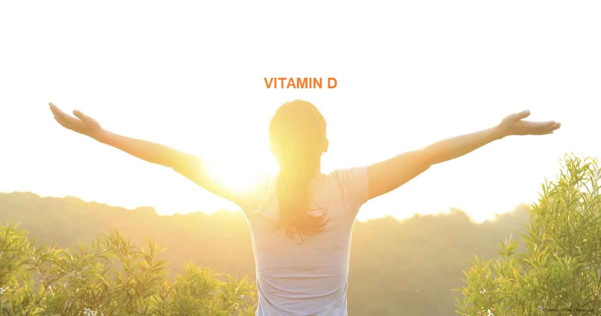 Phơi nắng để hấp thụ vitamin D3 từ ánh nắng mặt trời.