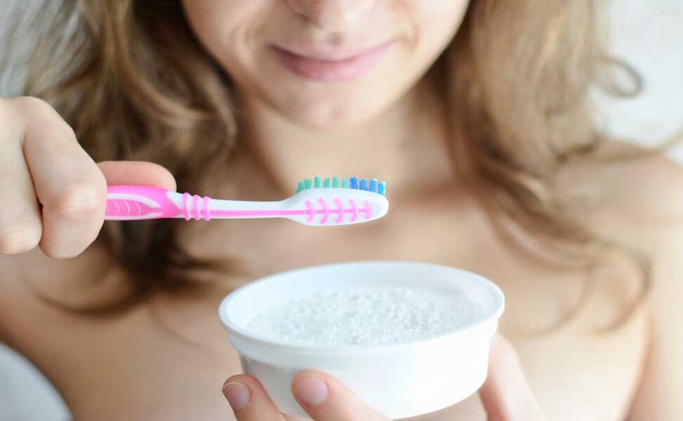 Cách làm sạch mảng bám trên răng